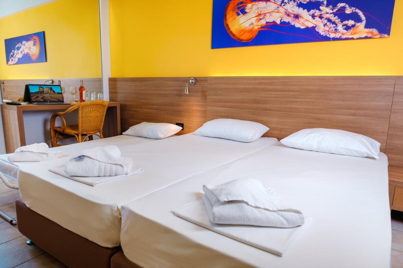 Hotel Pavlou Poros Town Екстер'єр фото